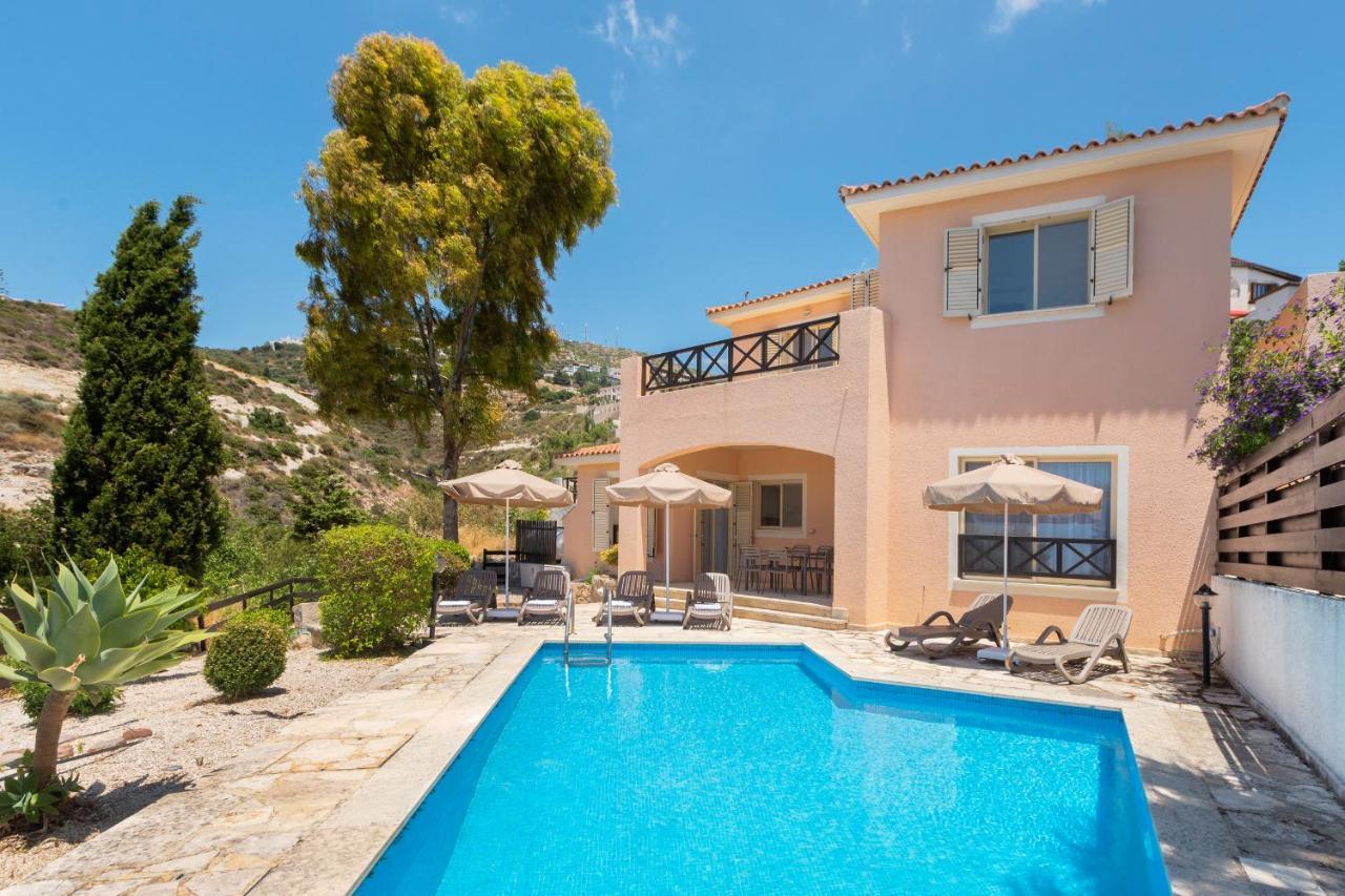 Resitour - Perneri Three Bedroom Villas Tala Extérieur photo
